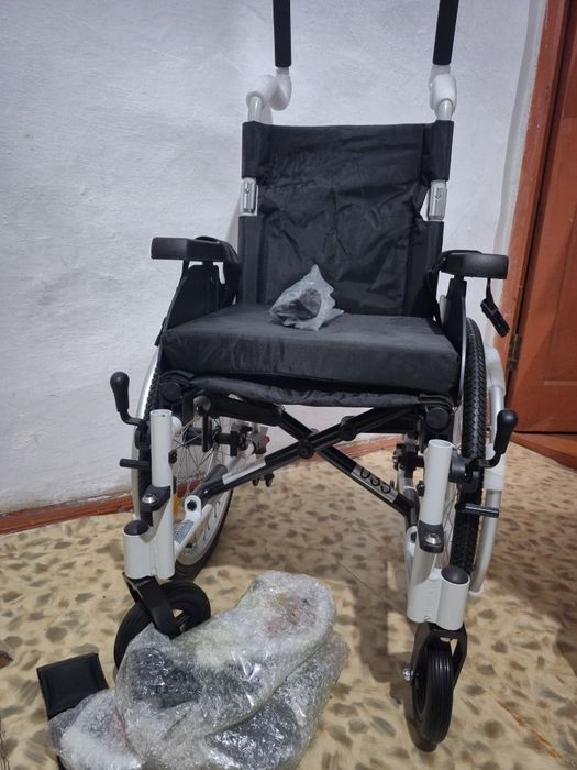 Подростковая инвалидная коляска