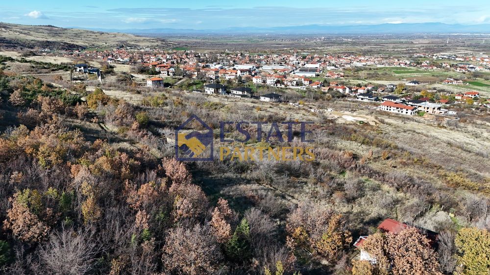 Земеделски имот в Пловдив, област-с.Първенец площ 2360 цена 82600