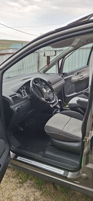 Vand vw sharan 2007 2.0 140 cp un singur ax