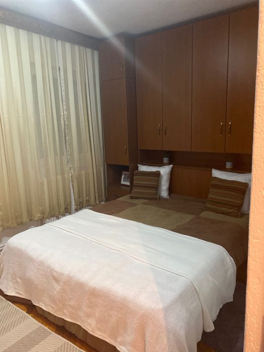 Inchiriez apartament 3 camere Vlaicu, bloc Z5