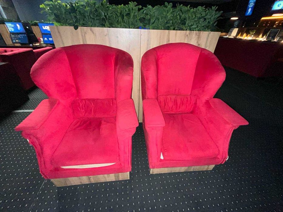 Диван и кресла красные