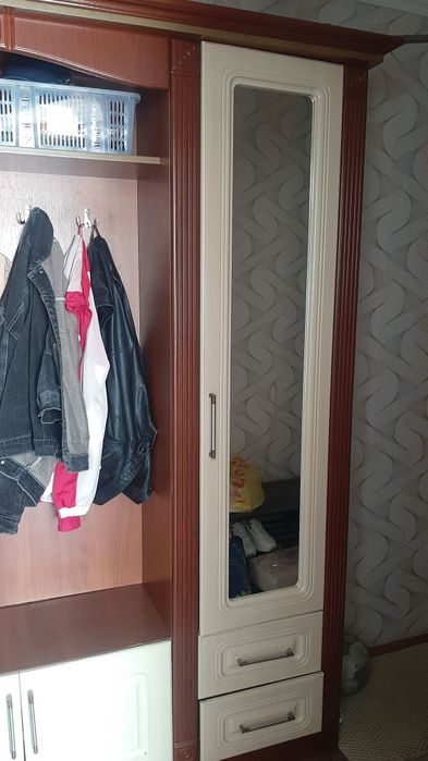 Шкаф для прихожий