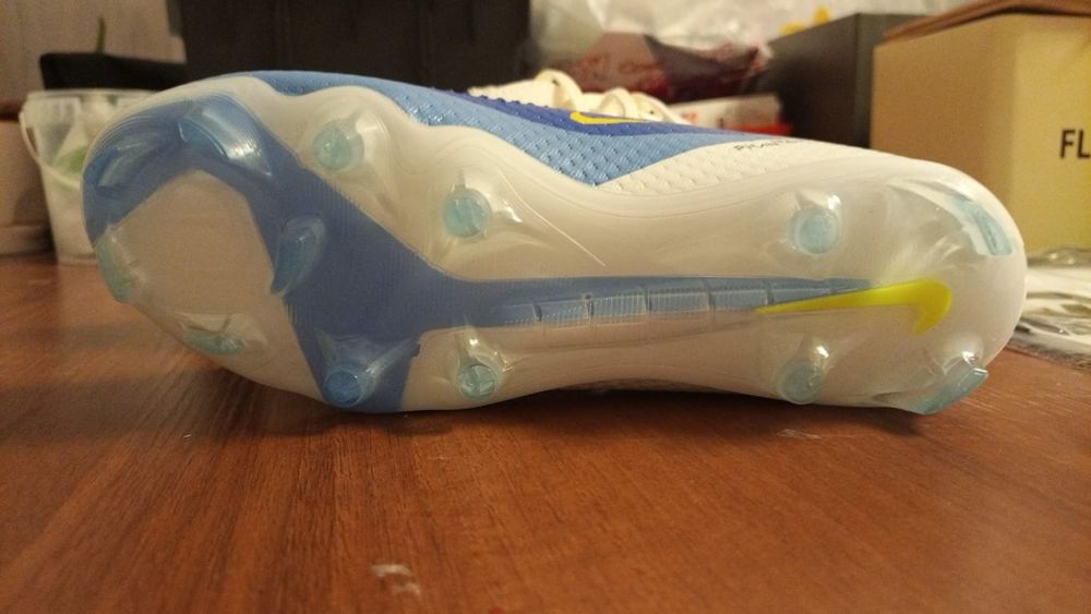 Бутсы Nike phantom