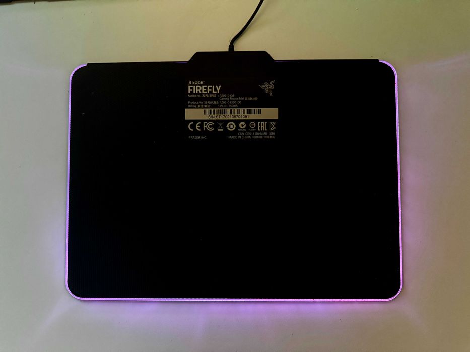 Геймърски пад Razer Firefly Hard Edition (RGB) - Пълен комплект