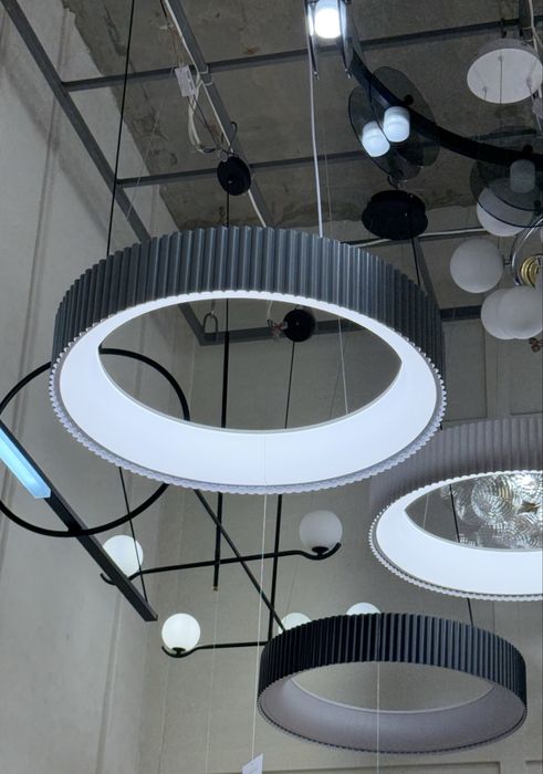 Люстра новая 60 см