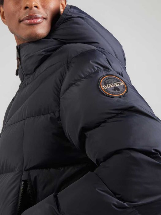 Geacă de iarnă waterproof 'Molveno'NAPAPIJRI pe Negru Originala, noua.