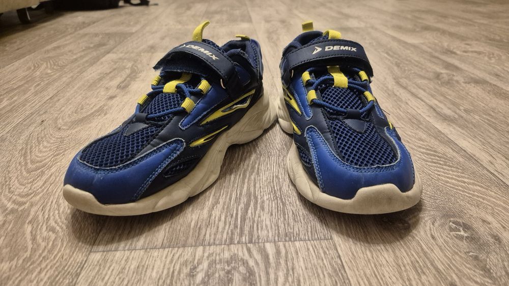 Кроссовки детские