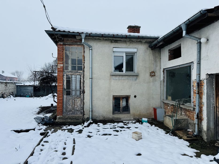 Дава се под наем Склад в с. Скутаре, Област Пловдив - 850 кв.м за 408 € - Снимка #2
