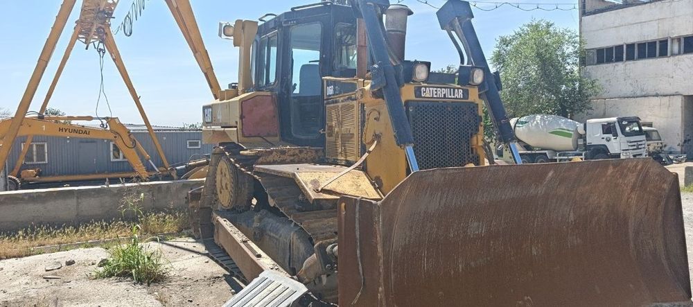 Caterpillar buldozer