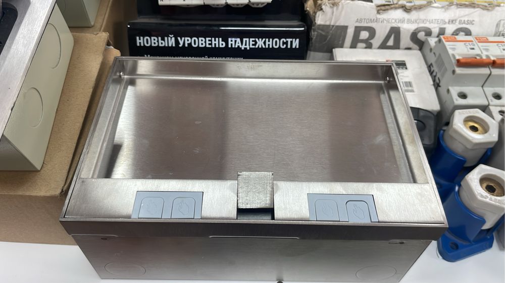 Продам лючок  качественные от аналогов производителей как Shn.elektrik