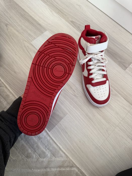 Спортни обувки nike червени