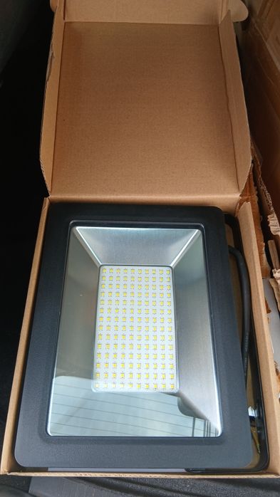 Ocazie proiector Led in limita stocului disponibil