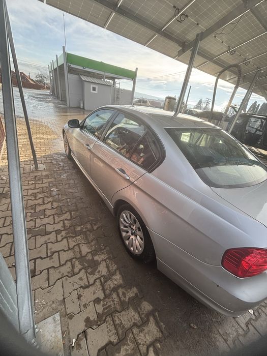 BMW E90, 318d facelift