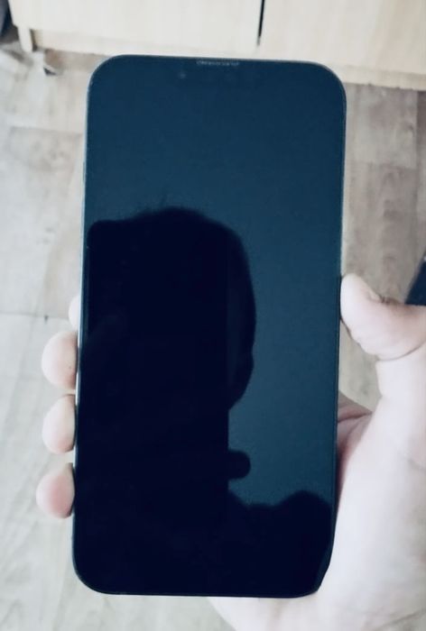 Продам айфон 13 зелёного цвета