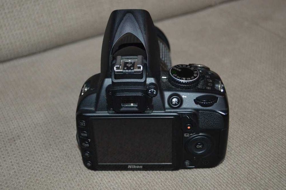 DSLR NIKON D3100 + obiectiv Nikon AF 28-100mm f/3.5-5.6G citeste anunt