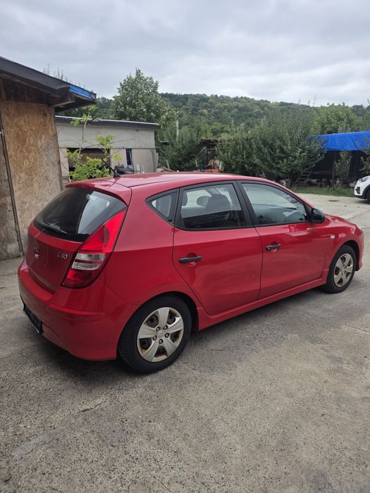 Hyundai i30 1.4 Benzină euro 5  | 2 seturi anvelope