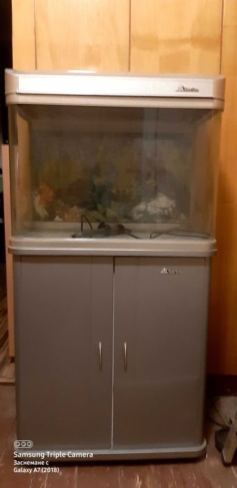 Аквариум и шкаф с ПАКЕТ ПОДАРЪЦИ.гр.Варна
