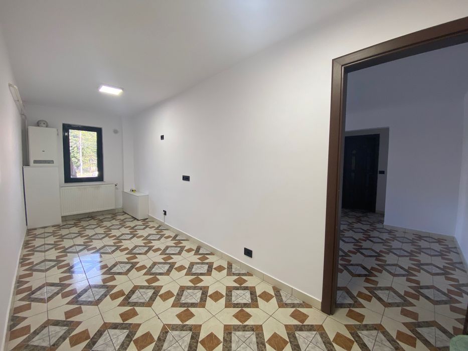 INCHIRIEZ SPATIU COMERCIAL Tecuci - parter (vizavi de liceul Agricol)