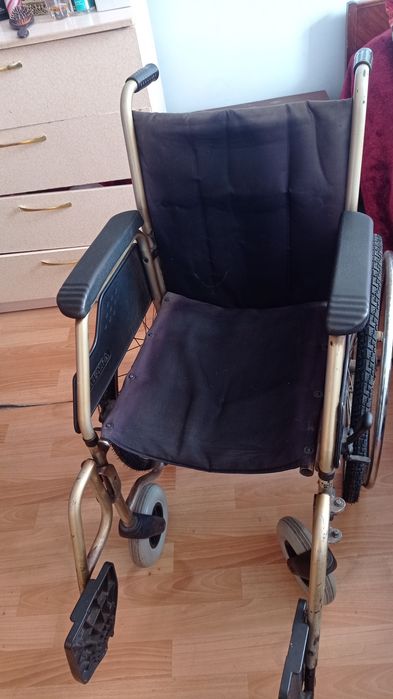 Инвалидная коляска