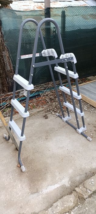 Стълба за басейн