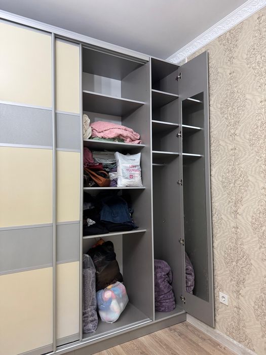 Продам шкаф-купе в отличном состоянии.