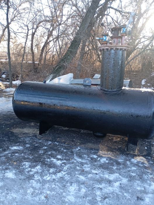 Продам ёмкость и годовую емкость