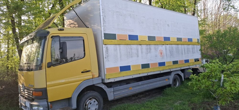 Vând Mercedes atego  apicol neomologat