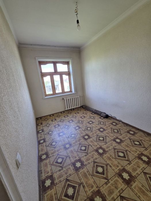 Юнусабад18 3 ком  кирпичный дом 77 серия не торец без ремонт