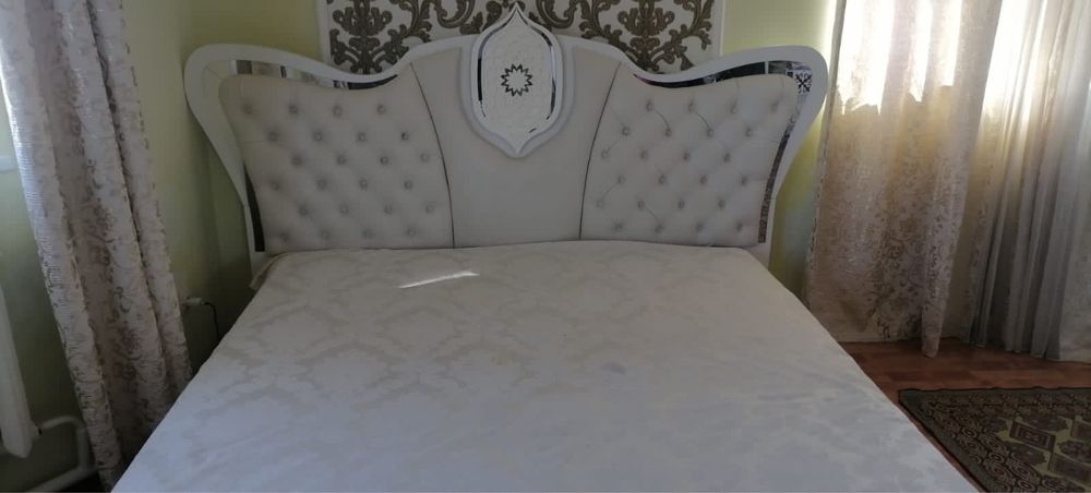 Спальный гарнитур(кровать для двоих)