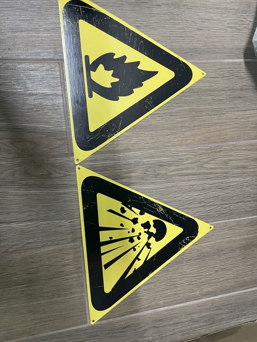 Емайлирани автентични табели от СОЦ  време