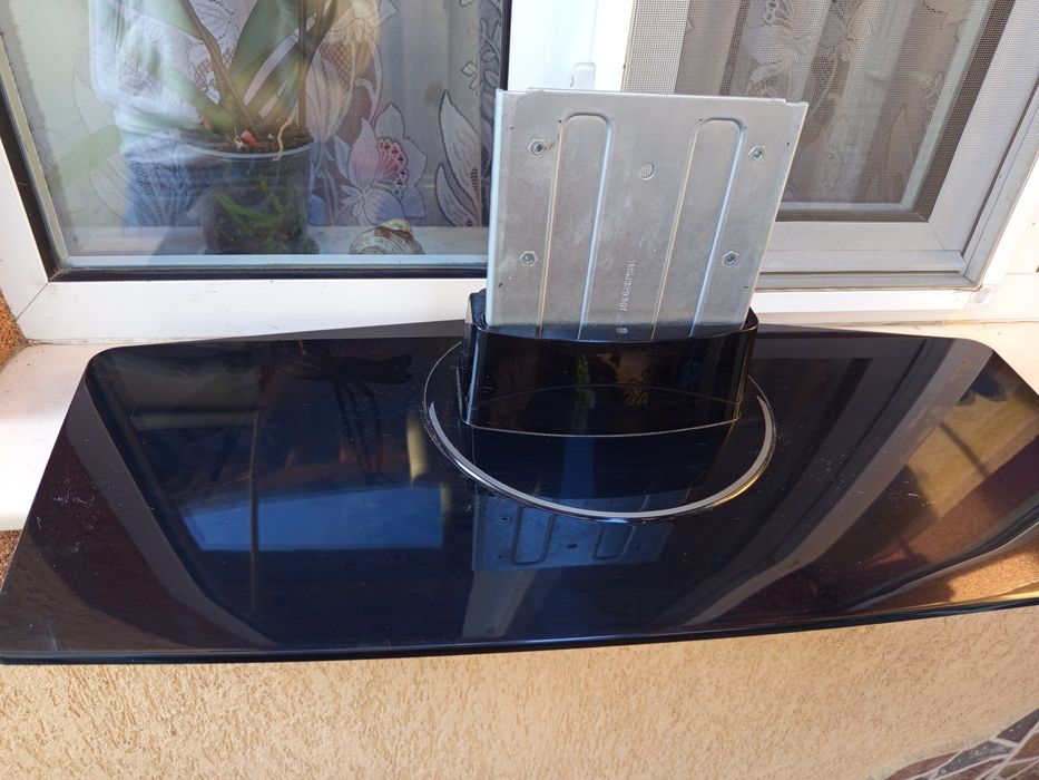 Vând suporți de televizor