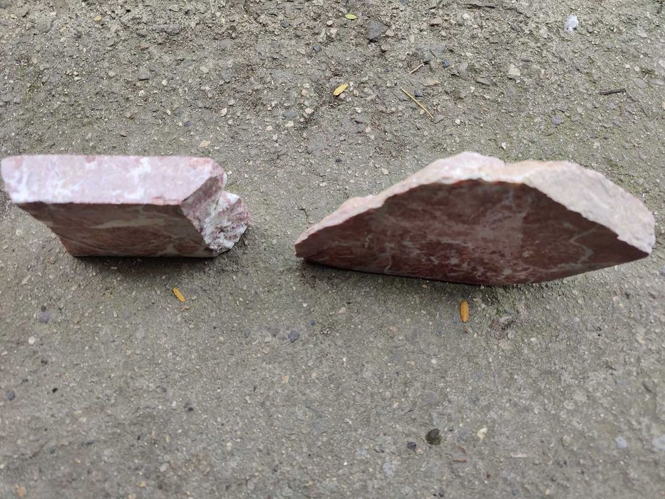 Червен полиран мрамор