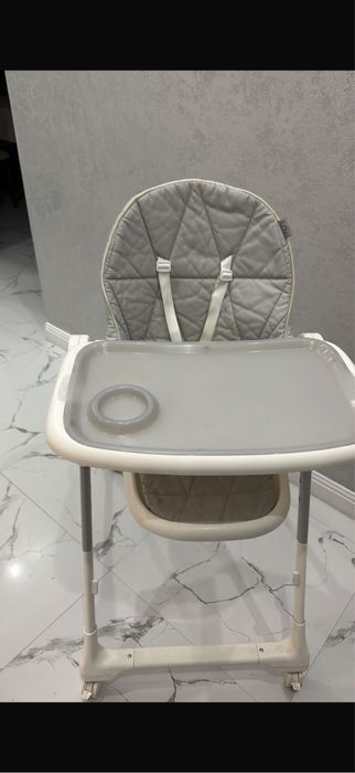 Стульчик для кормления  и манеж