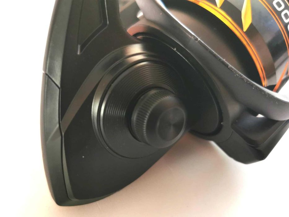 Макара за риболов на сом Osako HF9000 ,тегло 670gr, 11лагера