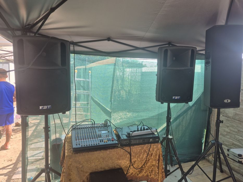 Vând doua boxe Dynacord VL 212 doua bucati originale, doua FBT Max 6A si mixer Dynacord cms 3 si un bass de 12 țoli LD si putere Dynacord 2200 wati