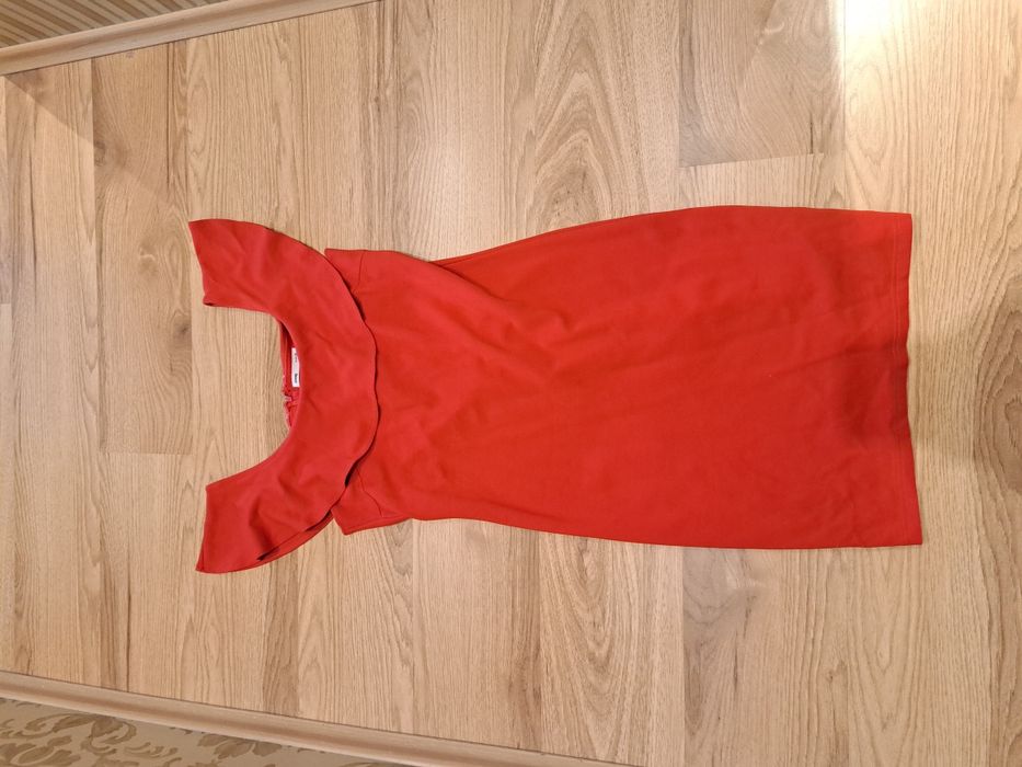 Елегантни дамски рокли