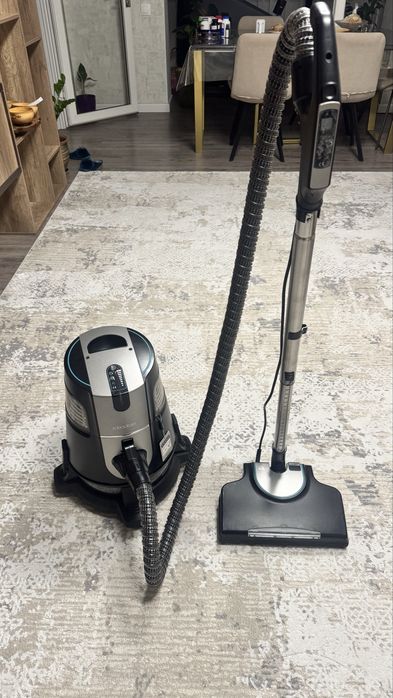 Продам пылесос aura roboclean
