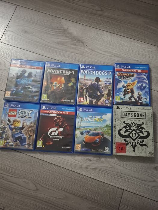 Vând PS4  foarte Bun