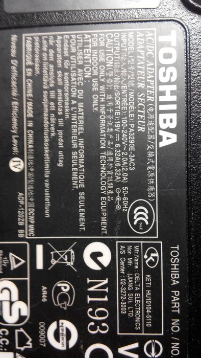 Toshiba Original 19V-6,3A 100-240V 50-60Hz PA1121-04