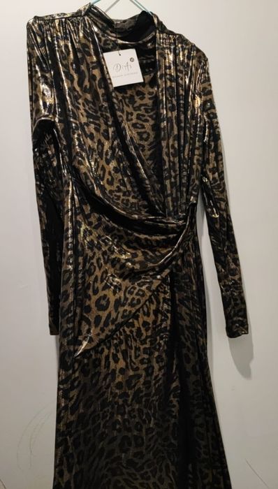 Продам шикарное новое платье