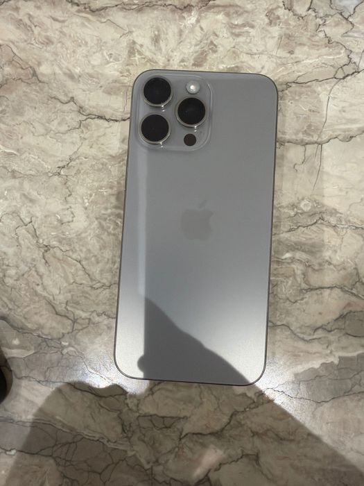 Айфон 15 про Макс.