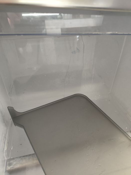 Хладилник за вграждане Whirlpool 6 Sense