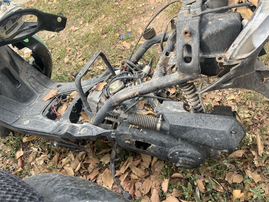 2 мопеда на запчясти