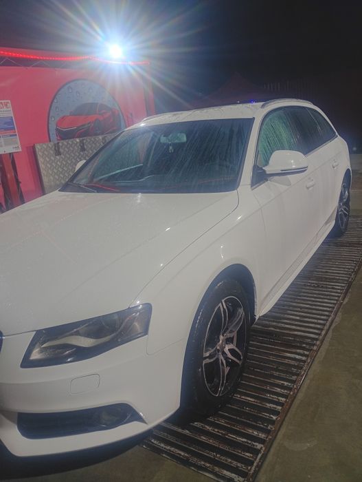 Mă vinde *AUDI A4 b8 tel 0752037167*