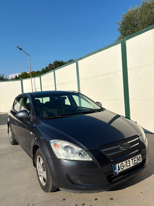 Vând Kia Cee’d hatchback (5 uși), un singur proprietar