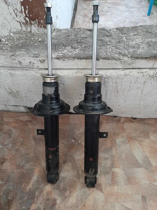 Передние амортизаторы Toyota Mark 2 GX110 JZX110