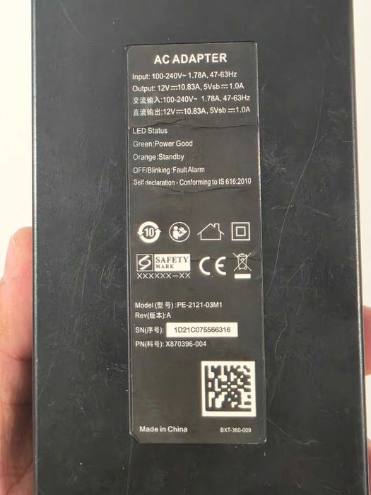 Alimentator compatibil cu Xbox One