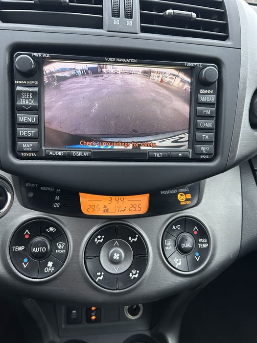 Vind Toyota Rav 4 Navi Clima   4 x 4 Scaune piele si incalzite