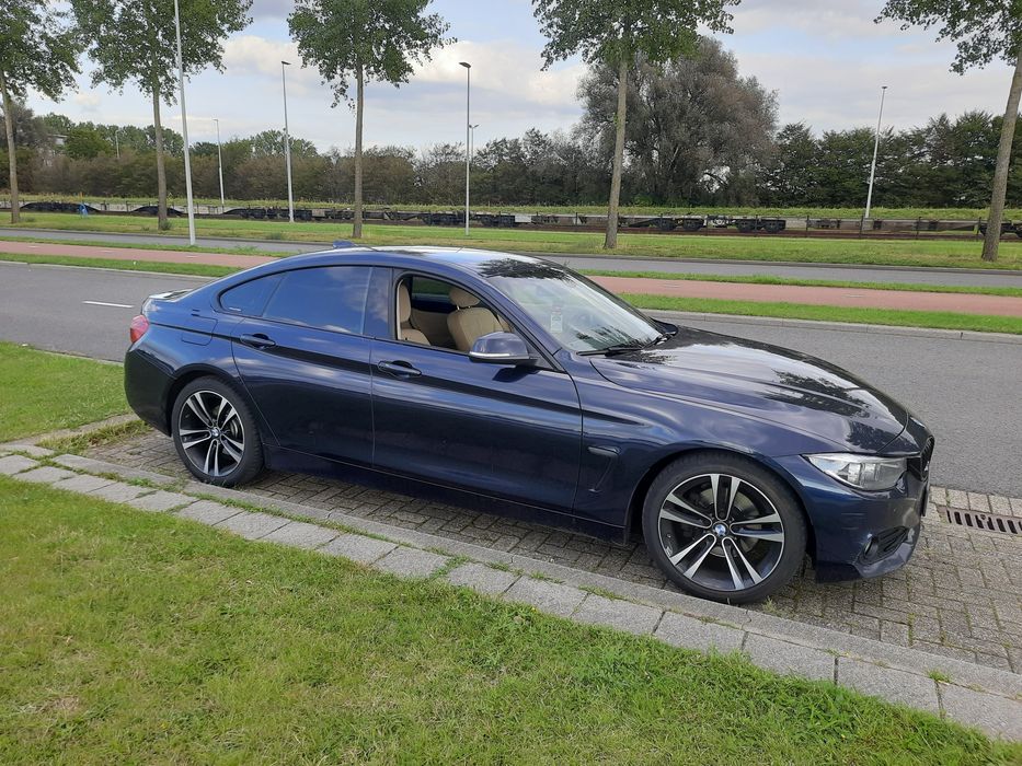 Vând BMW seria 4 din 2018 190 HP