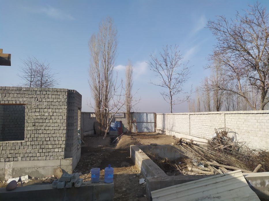 Uchastka sotiladi 3.5 sutig